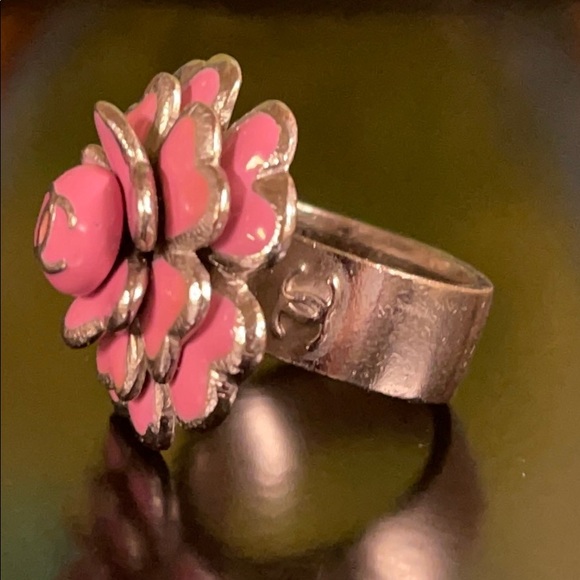 WOW POSHMARK - Authentic Chanel Camilla Silver & Pink Flower Design Winner Ring - Picture 3 of 16
